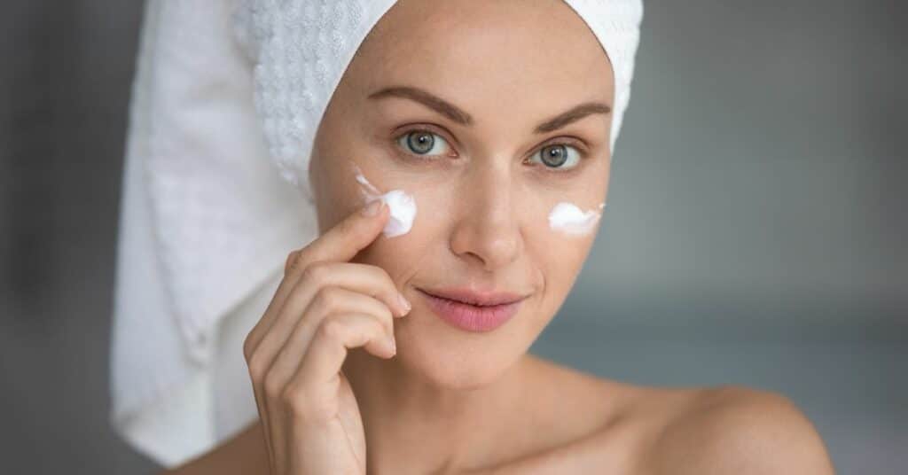 קרם יום כולל מקדם הגנה